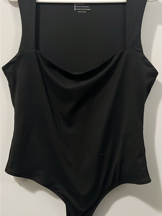 ReoRia Tops - Reoria Black Sqaure-Neck Bodysuit